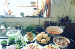 韩国小姐姐家中做饭,温馨厨房里的地道风味