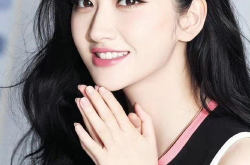 圆脸小姐姐吃海鲜图片,美味瞬间绽放