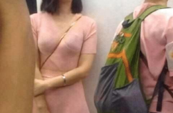 小姐姐体验魔鬼足底按摩,小姐姐的真实体验与感受