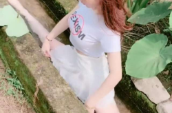 超短裙一字马,展现女性优雅与力量的完美融合