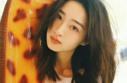 内娱05花四美大洗牌黄多多空降引热议这些遗珠妹妹该火了！娱你吃瓜鸭抖音